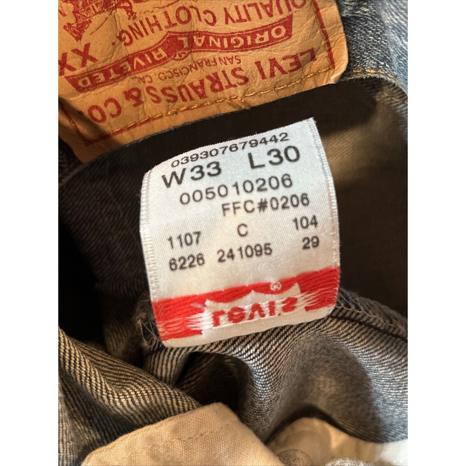 Levi's Levi’s 501 VTG Mens 33x30 Blue Denim Jeans Cotton Button Fly Size US 33 - 2 Thumbnail