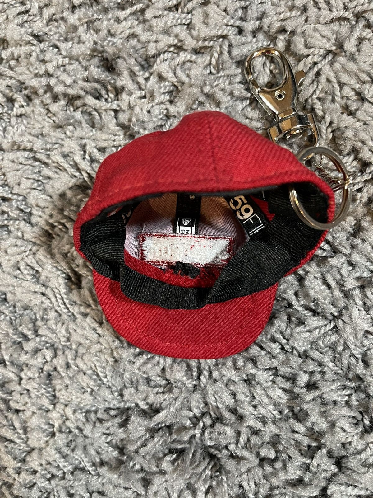 New Era × Supreme 2014FW Supreme New Era Cap Hat Keychain Red Rare Size ONE SIZE - 7 Thumbnail