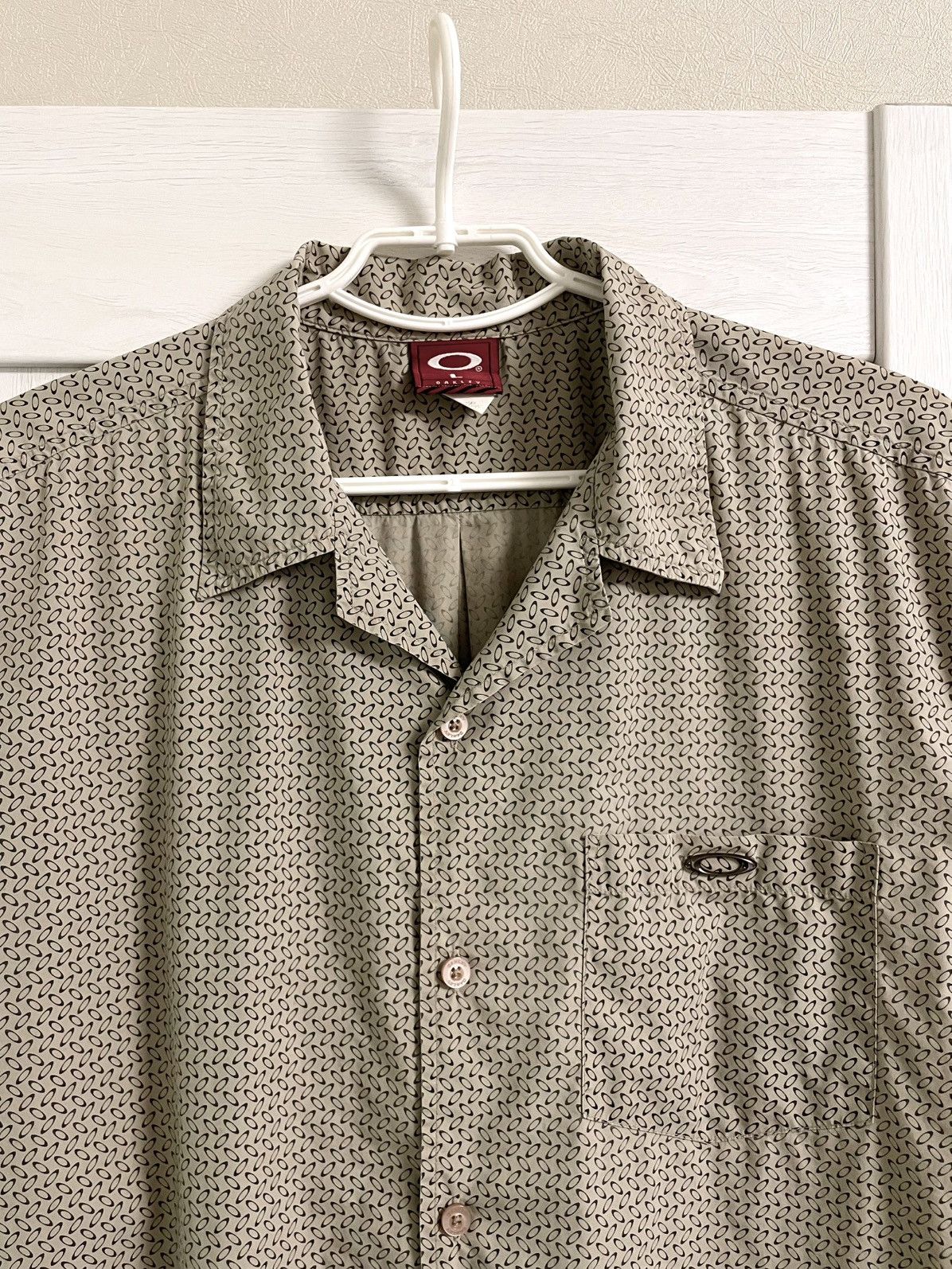 Oakley Vintage 90s Oakley Metal Logo Camp Collar Cuban Button Shirt Size US L / EU 52-54 / 3 - 3 Thumbnail