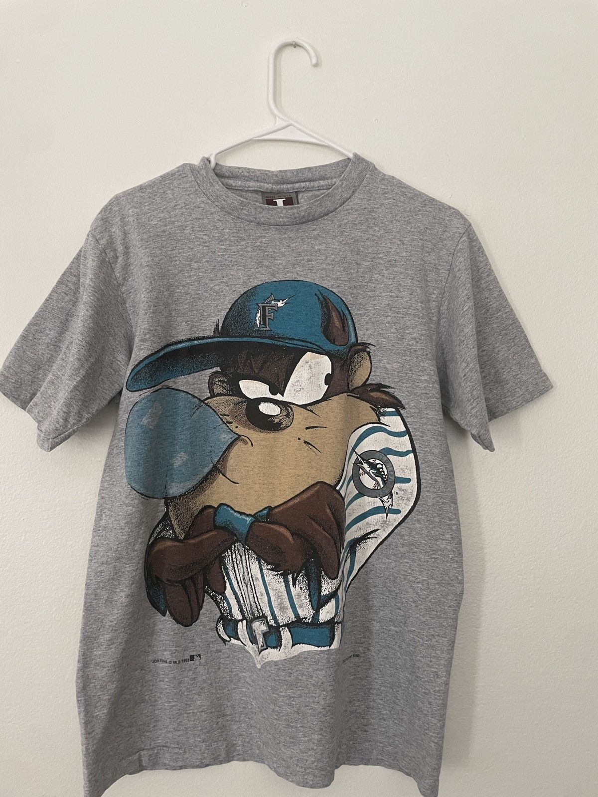 Cartoon Network × Vintage × Warner Bros Vintage 1993 Warner bros Miami Marlins Taz T-shirt MLB Size US M / EU 48-50 / 2 - 1 Thumbnail