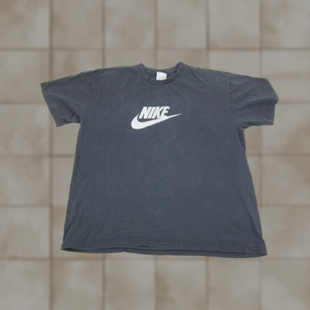 Nike Vintage Nike Shirt XL Black Logo Mens Swoosh Athletics Classic T-Shirt USA Sports 90s Mens Clothing Size US XL / EU 56 / 4 - 1 Thumbnail