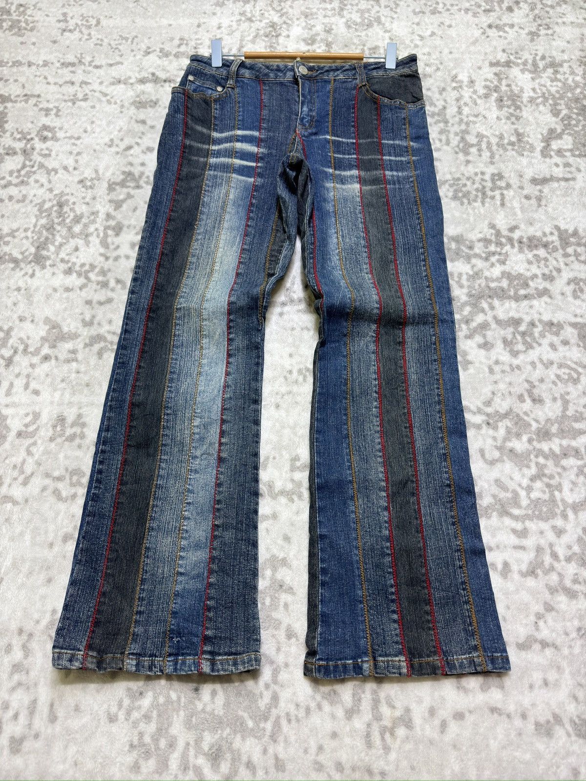 Japanese Brand Vintage No Boundaries Y2K Reconstructed Bootcut Denim Jeans Size US 28 / EU 44 - 1 Thumbnail