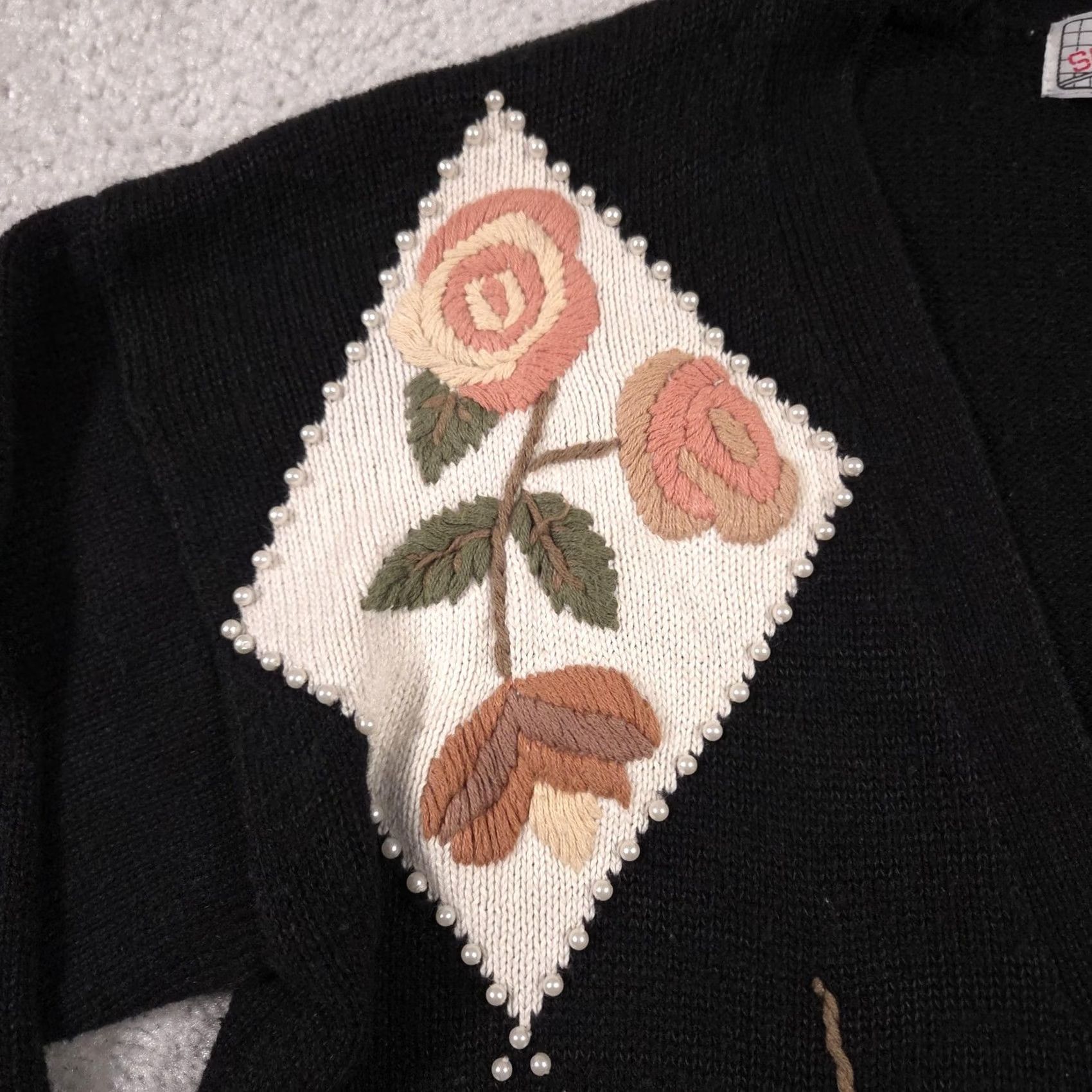 Vintage VINTAGE Spice of Life Cardigan Womens Medium Black Floral Pearl 90s Sweater Size M / US 6-8 / IT 42-44 - 5 Thumbnail