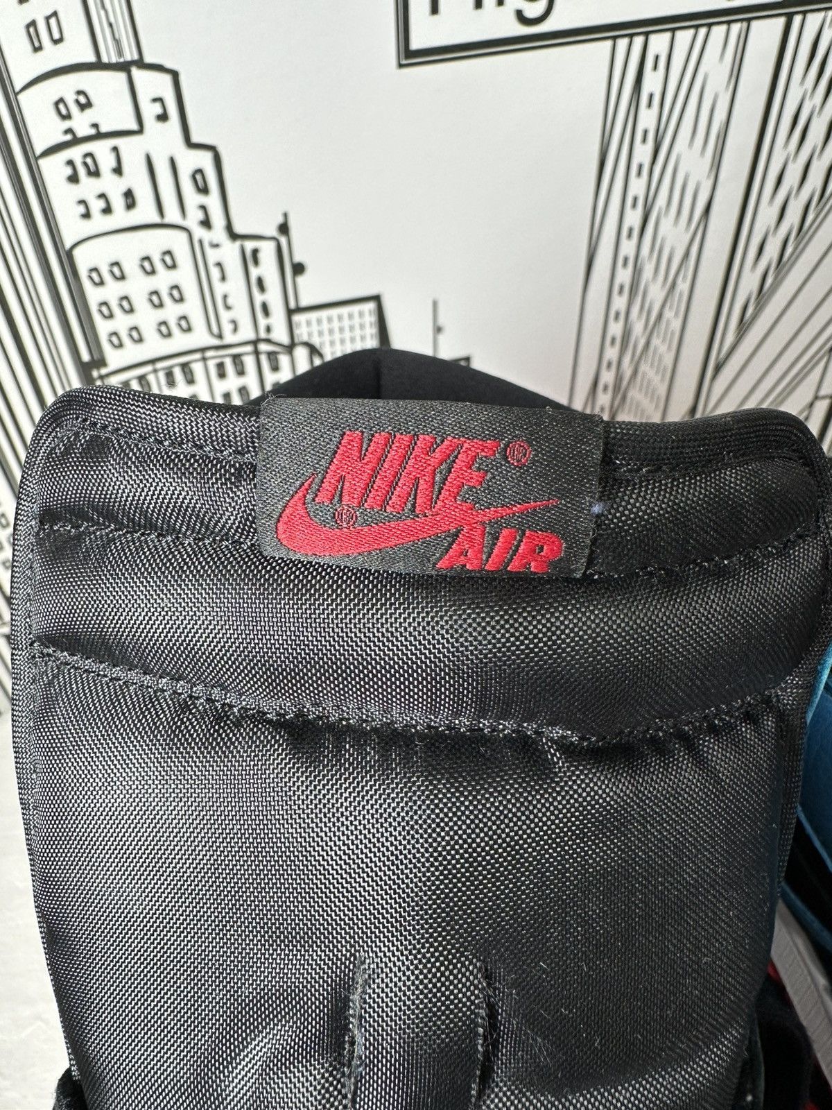 Nike Air Jordan 1 Retro High Nc To Chi 2020 Size 11.5 Size US 11.5 / EU 44-45 - 7 Thumbnail