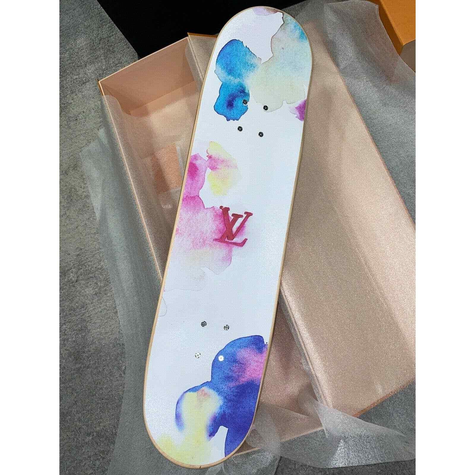 Louis Vuitton Louis Vuitton White Monogram Logo Skateboard Deck GI0622 Size ONE SIZE - 4 Thumbnail