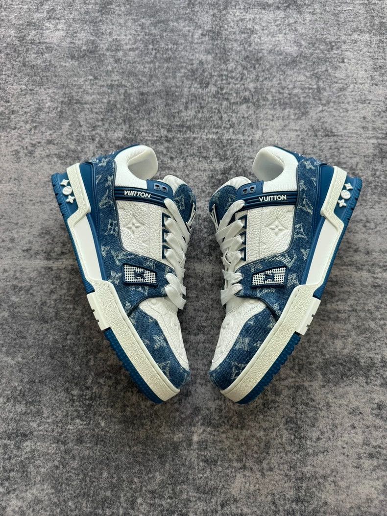 Louis Vuitton Louis Vuitton Blue and White Denim Embossed Trainer shoes Size US 9 / EU 42 - 4 Thumbnail