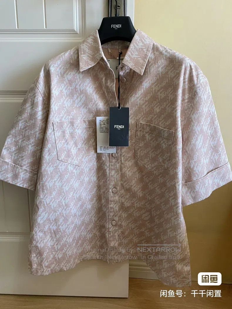 Fendi Fendi Logo Embossed Denim Short Sleeve Shirt Size XS / US 0-2 / IT 36-38 - 1 Thumbnail