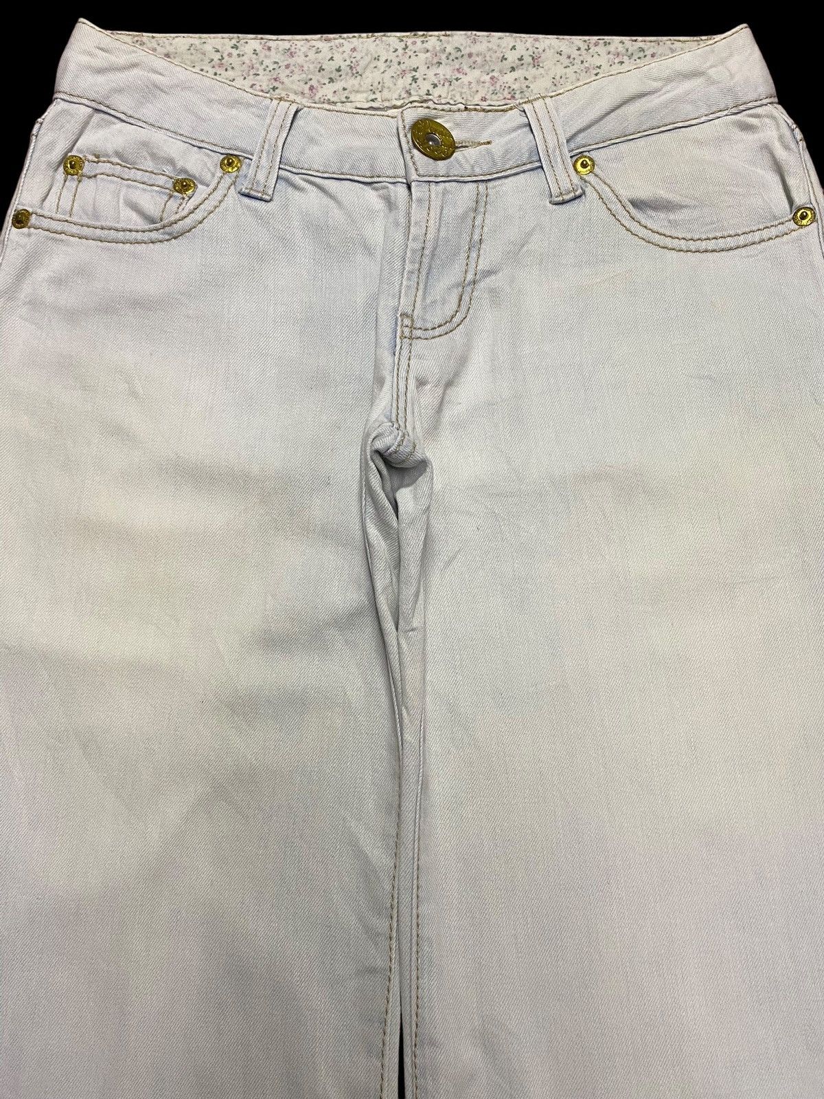 Japanese Brand Y2k Light wash low rise flare jeans with gold buttons Size 29" - 3 Thumbnail