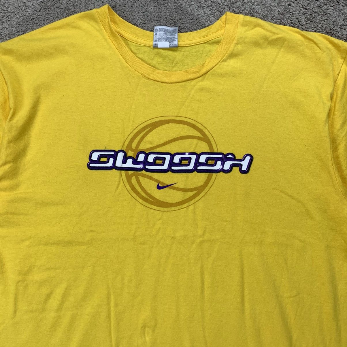 Nike NIKE SWOOSH VINTAGE Short Sleeve Tshirt Size US L / EU 52-54 / 3 - 3 Thumbnail