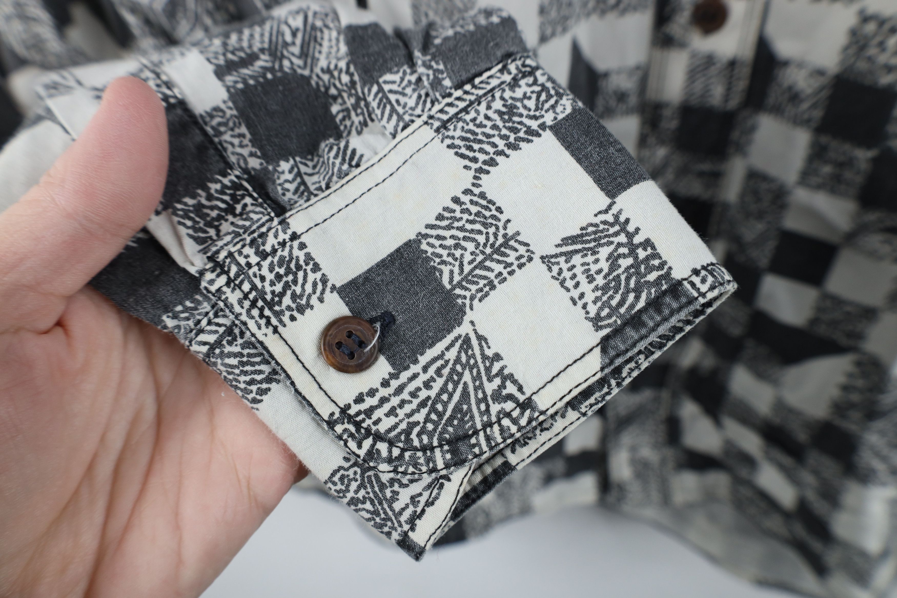 Vintage Vintage 90s Streetwear Surf Skateboard Button Shirt Size US S / EU 44-46 / 1 - 4 Thumbnail