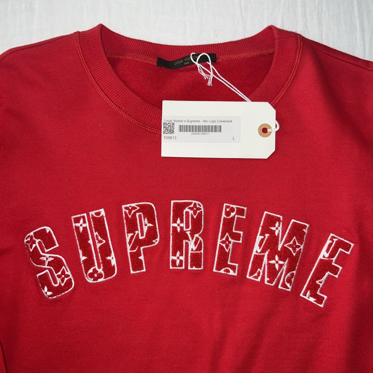 Supreme Louis Vuitton Crewneck SUPREME LOUIS VUITTON ARC LOGO