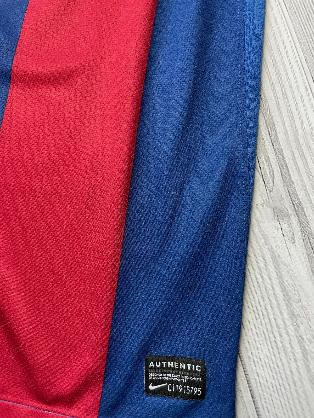 Nike × Vintage Vintage Nike Barcelona soccer jersey 10 Messi size S Size US S / EU 44-46 / 1 - 5 Thumbnail