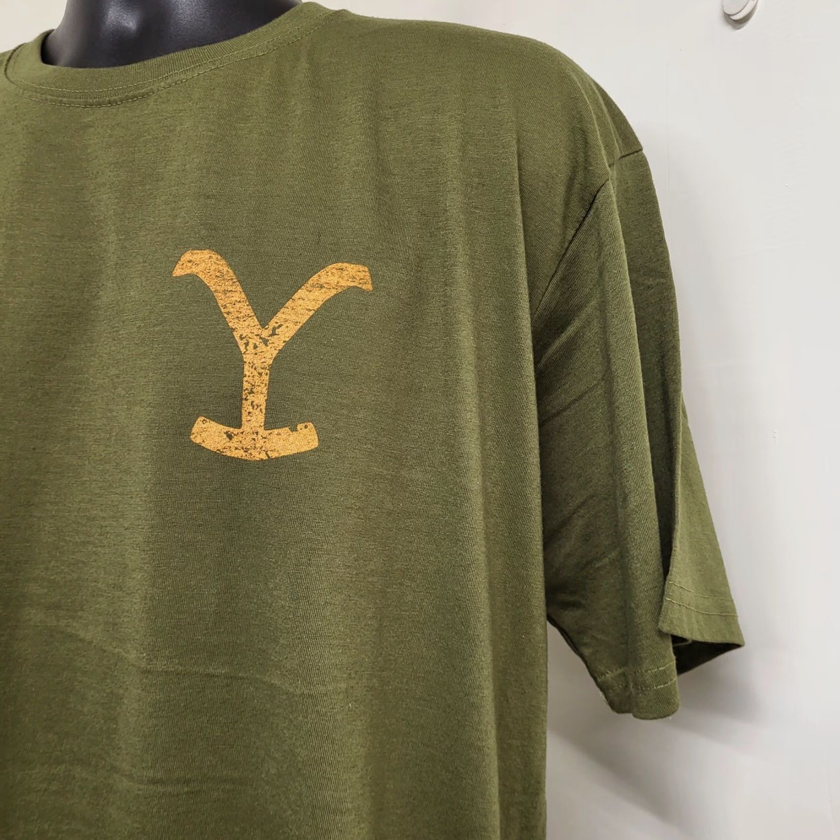 Vintage Yellowstone Tshirt Mens XL Green "Cowboys Don't Say Goodbye" Graphic Horse T-Shirt Regular Crew Neck Short Sleeve Size US XL / EU 56 / 4 - 5 Thumbnail