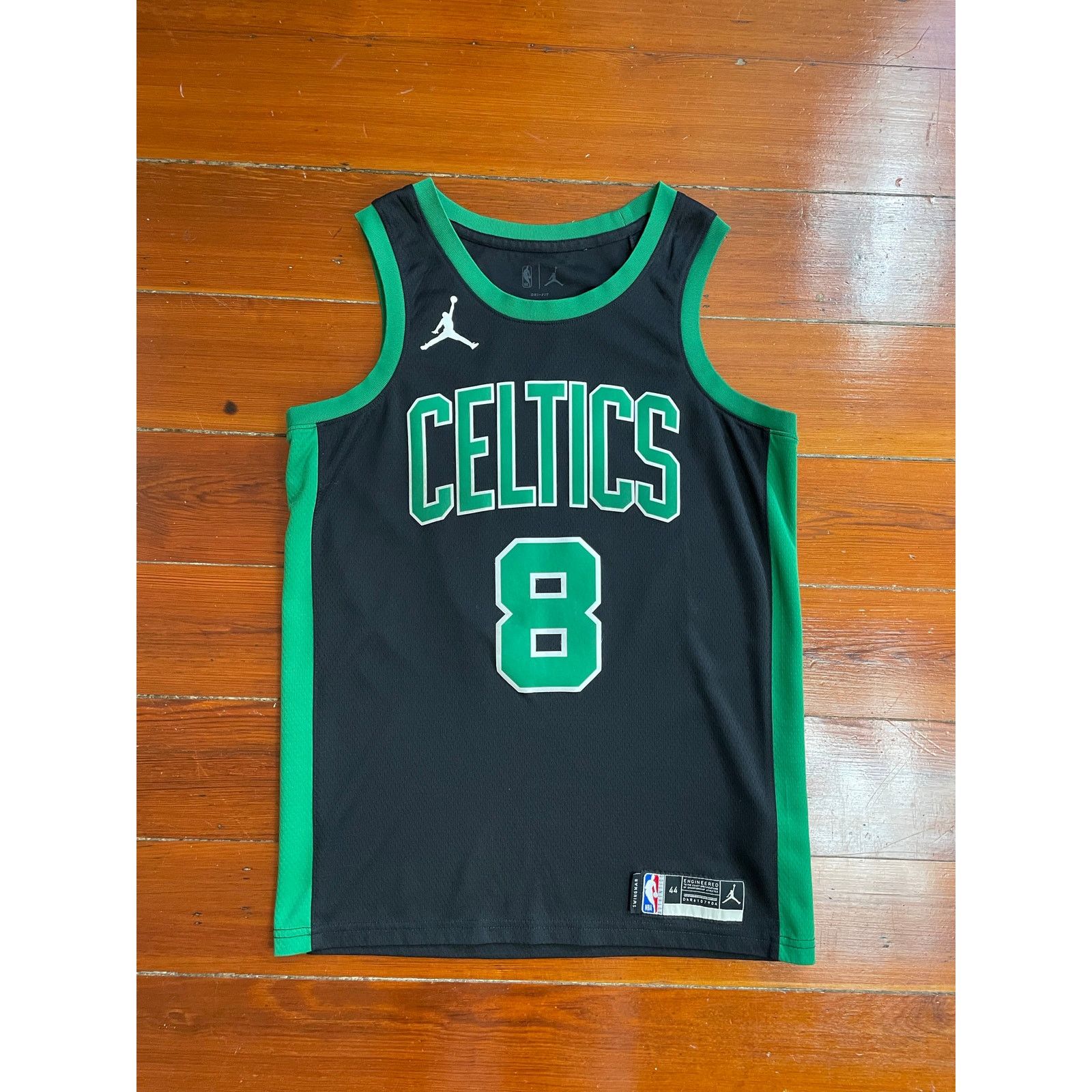 NBA Kemba Walker Boston Celtics Jordan Swingman Jersey M NBA Size US M / EU 48-50 / 2 - 1 Thumbnail