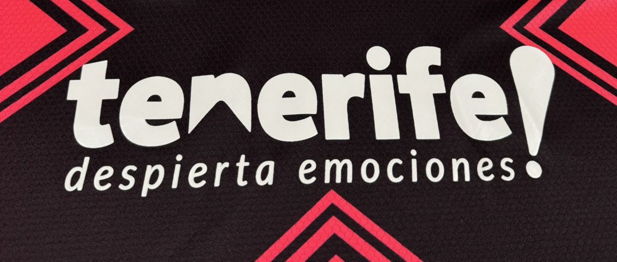 Hummel Tenerife Hummel 2021-2022 Third Football Jersey Size US L / EU 52-54 / 3 - 4 Thumbnail