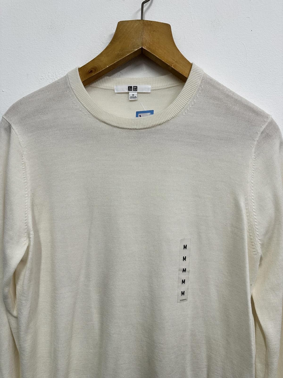 Uniqlo Uniqlo Cream Lightweight Sweater Size M Size US M / EU 48-50 / 2 - 3 Thumbnail