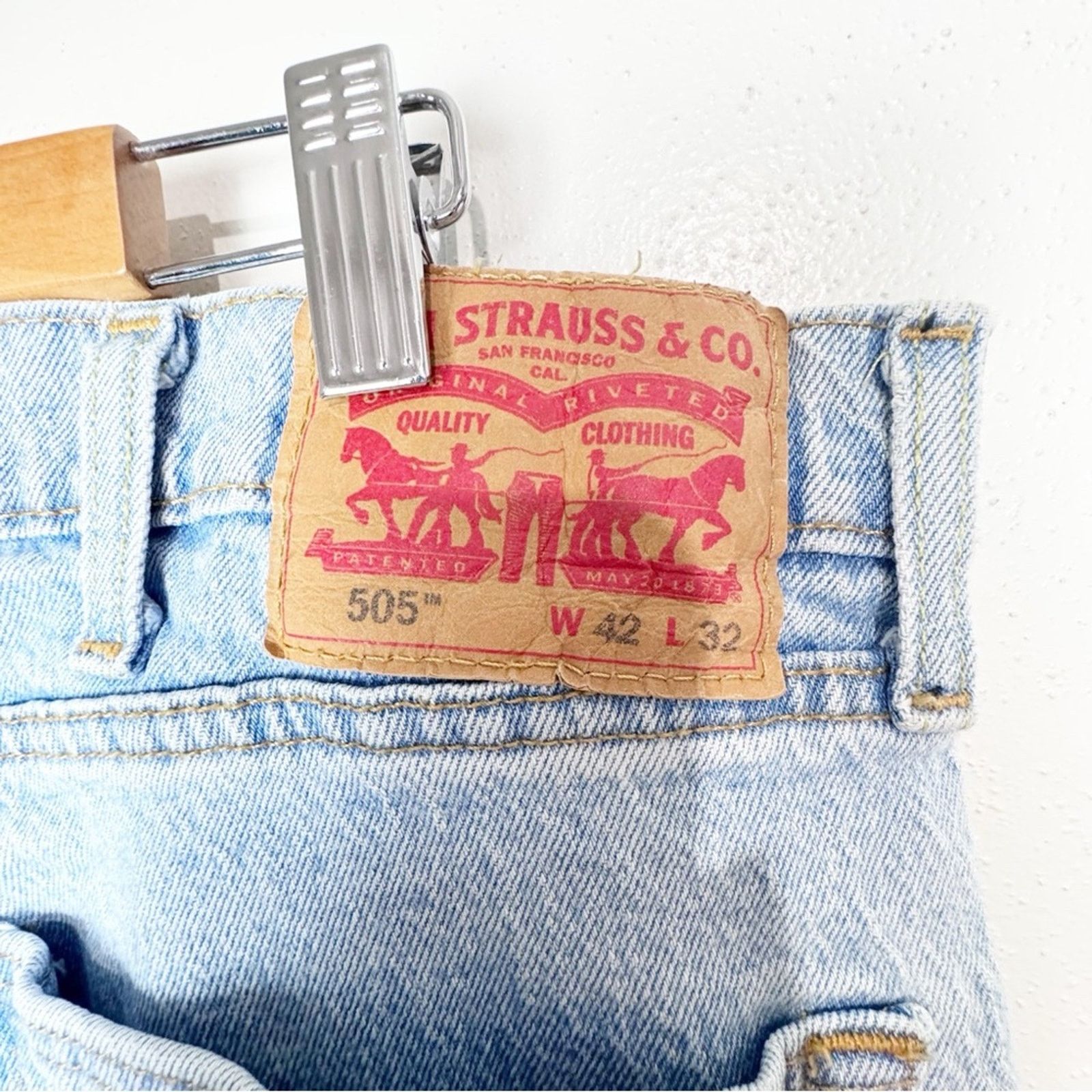 Levi's Levi’s 505 Straight Light Distressed Jeans Men's Size 42x32 Size US 42 / EU 58 - 10 Thumbnail