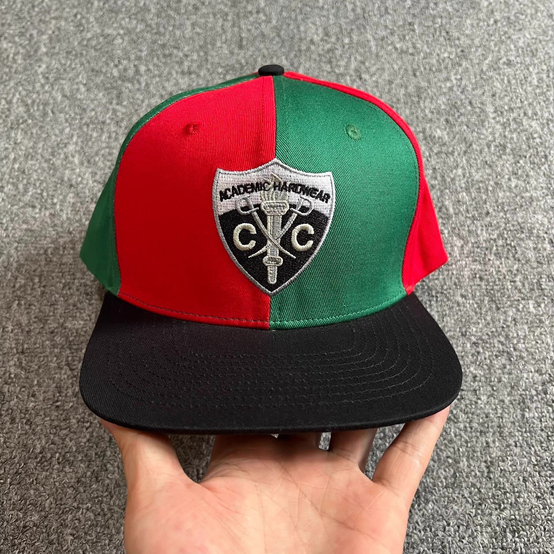 Cross Colours Cross Colours embroidered flat brim baseball cap Q7 Size ONE SIZE - 1 Thumbnail