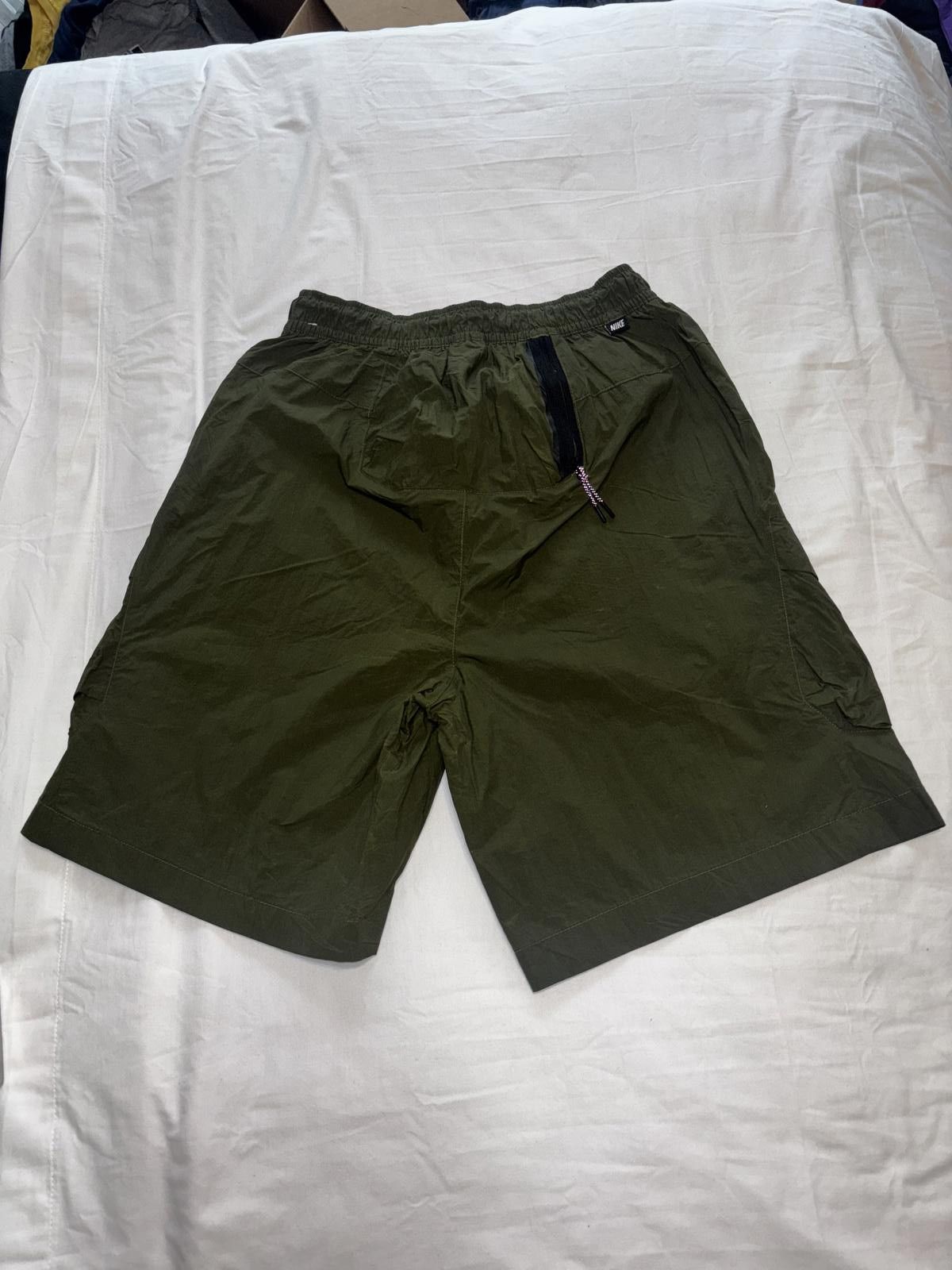 Nike Nike Men's Lightweight Athletic Shorts - Olive Green Size US 30 / EU 46 - 3 Thumbnail
