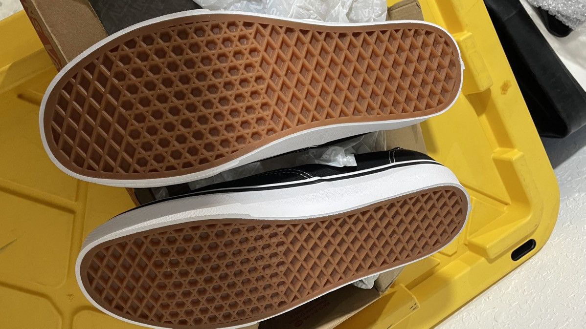 Vans Vans Authenitc Classic Canvas unisex Skateboarding shoe S Size US 11.5 / EU 44-45 - 6 Thumbnail