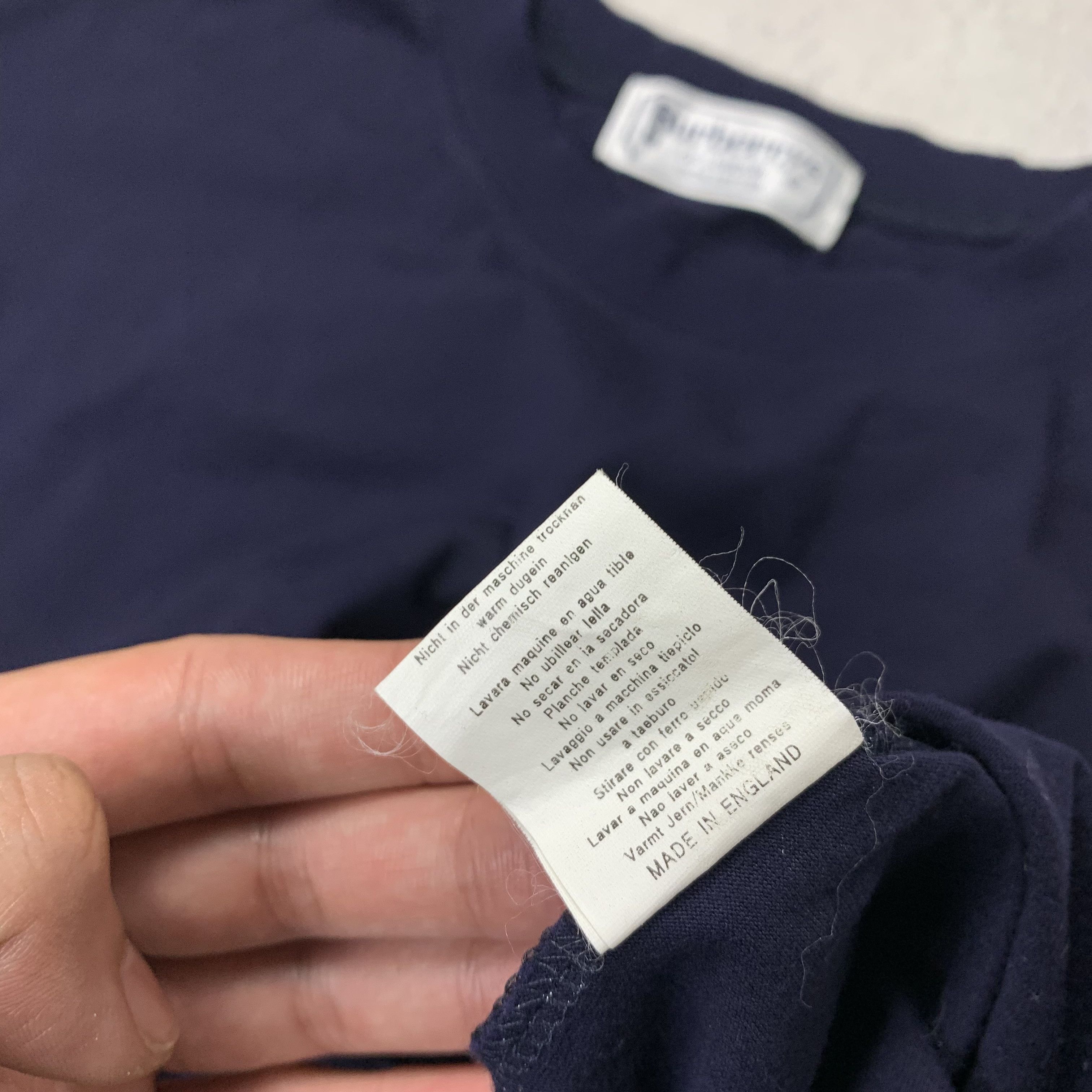 Burberry Vintage Burberry London Tshirt Size US S / EU 44-46 / 1 - 5 Thumbnail