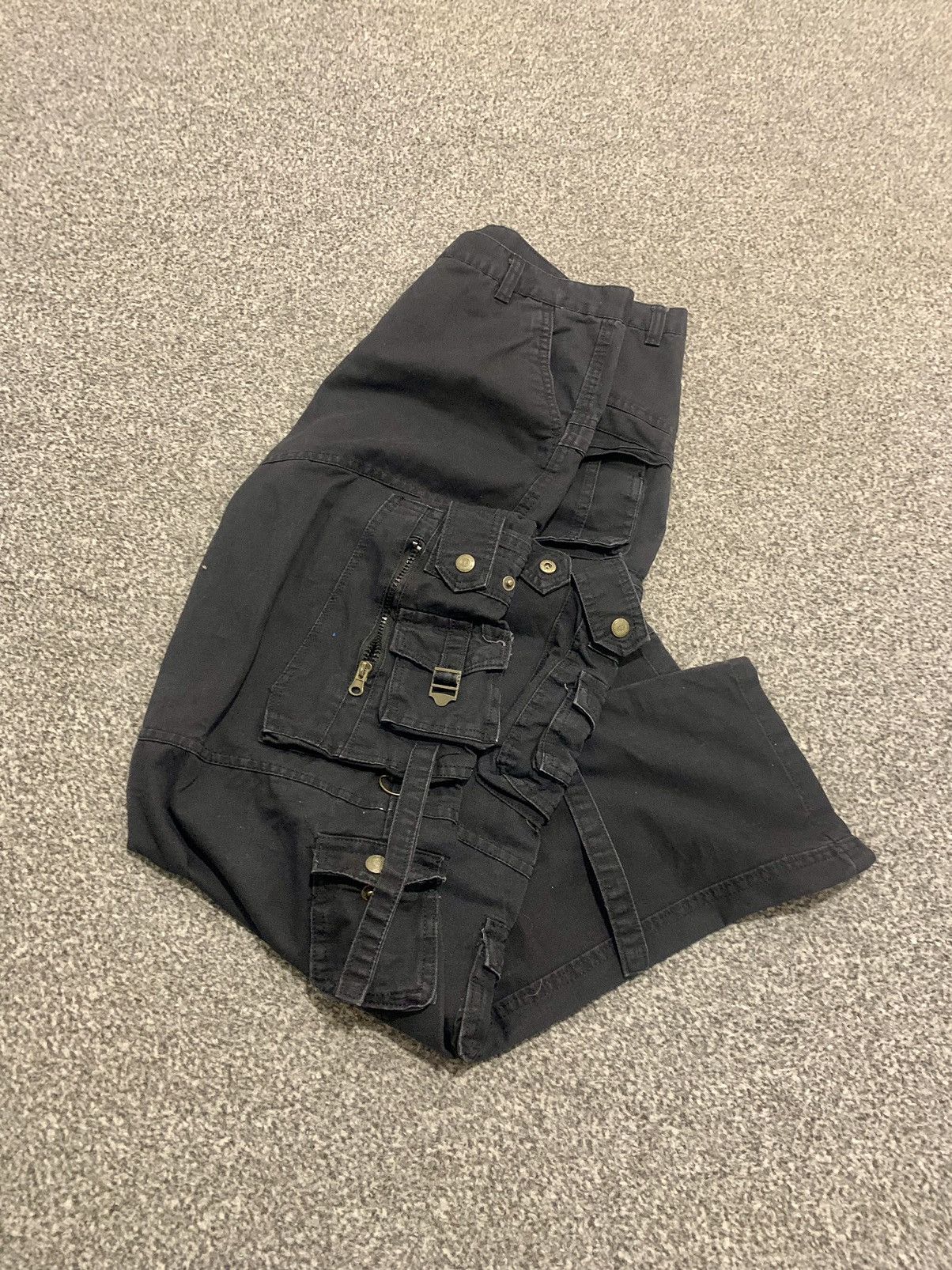 Japanese Brand Vintage 00’s Bondage Cargo Wide Pants Size US 33 - 5 Thumbnail