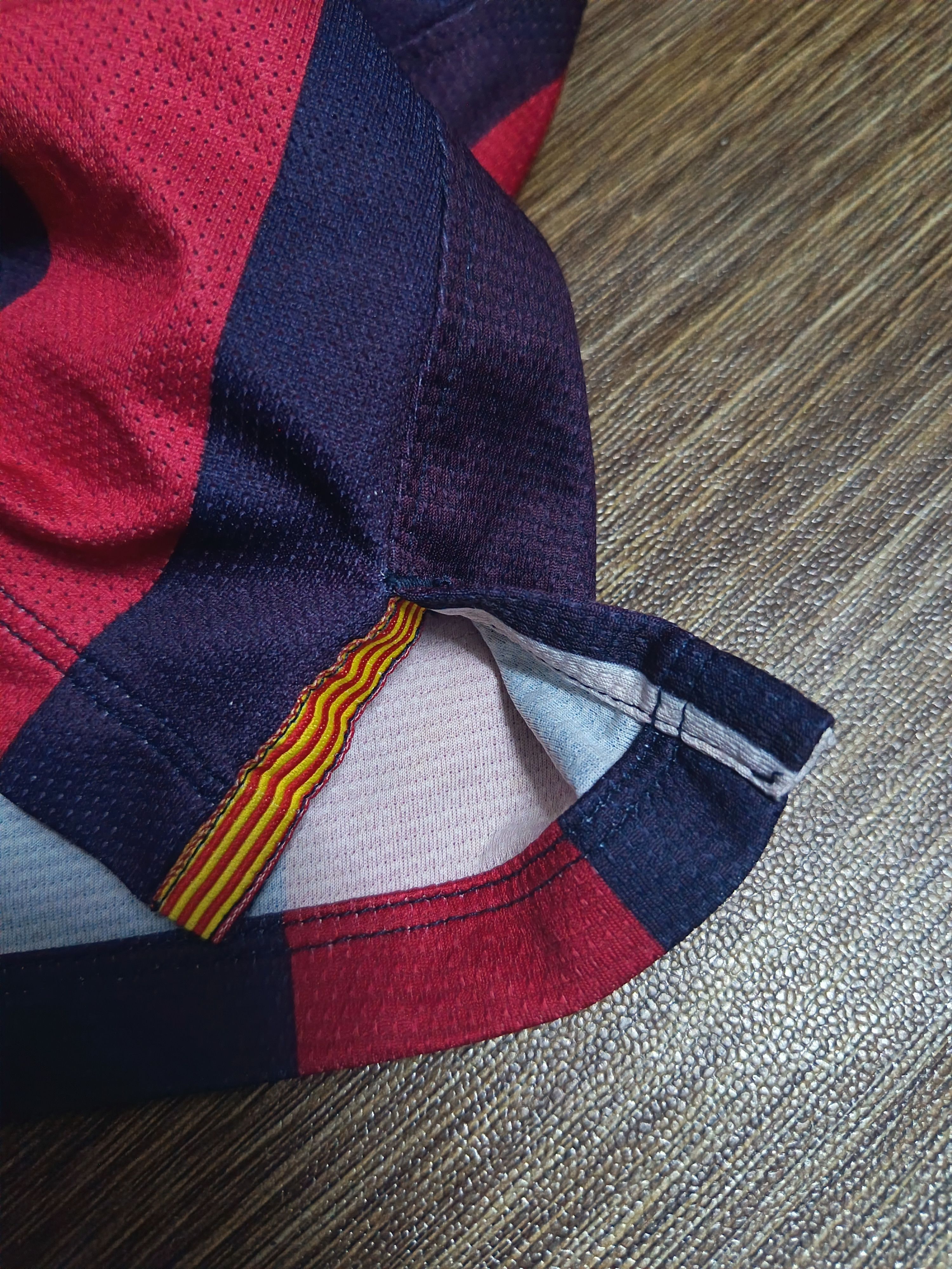 Nike Barcalona home 2013/2014 home kit Size US L / EU 52-54 / 3 - 9 Thumbnail