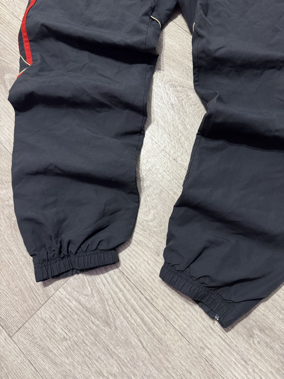Adidas 🔷Vintage Adidas Liverpool 2009/10 Nylon Track Pants🔷 Size US 34 / EU 50 - 2 Thumbnail
