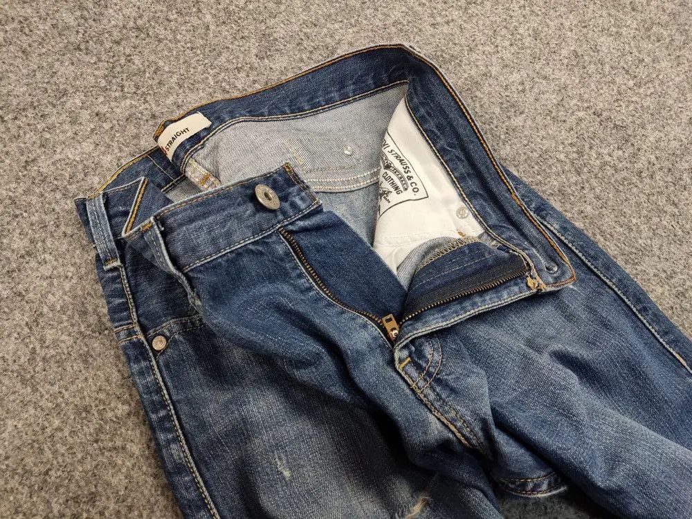 Levi's Vintage 90's levi's 504 straight Distressed Blue Denim Jeans Size US 33 - 8 Thumbnail