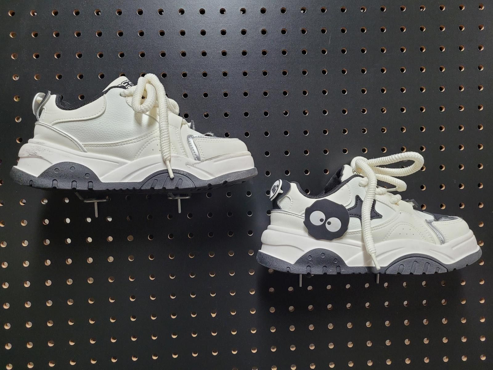Unknown London Stylish White Sneakers - Act Fast, Grab Yours Now! Size US 5 / EU 37 - 1 Thumbnail