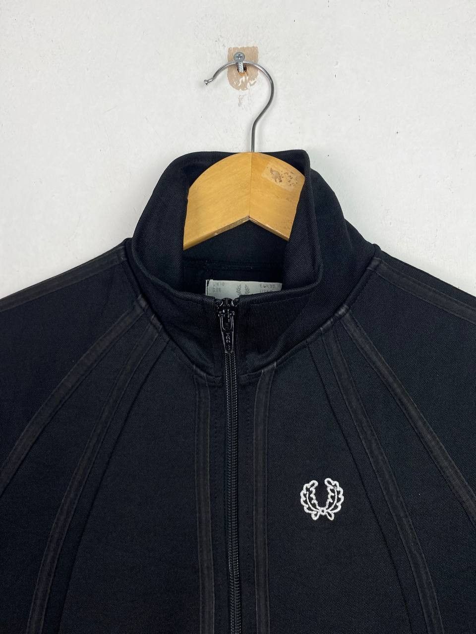 【Portugal】FRED PERRY track top S s-l1200.jpg