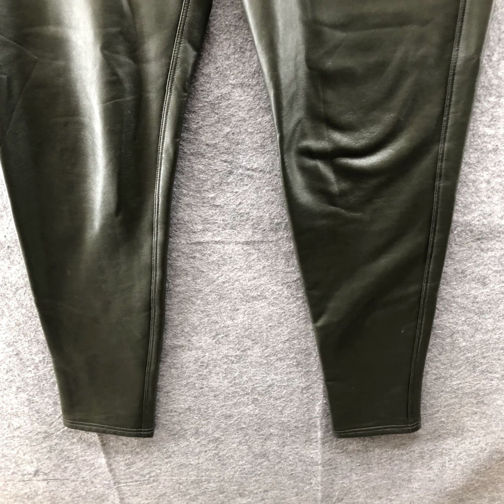 Gap VINTAGE Gap High Rise Faux Leather Leggings Womens S Olive Green Fleece Lined Pants Size 28" / US 6 / IT 42 - 4 Thumbnail