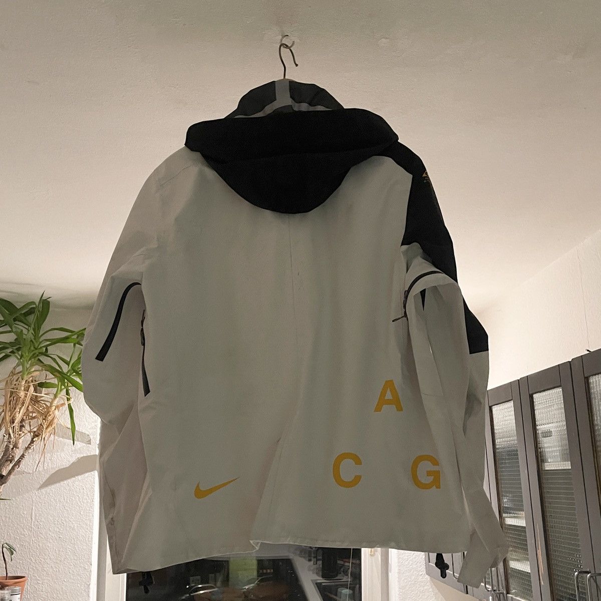 Errolson Hugh × Goretex × Nike ACG Nike ACG Deploy Gore-Tex Jacket Size US L / EU 52-54 / 3 - 2 Thumbnail