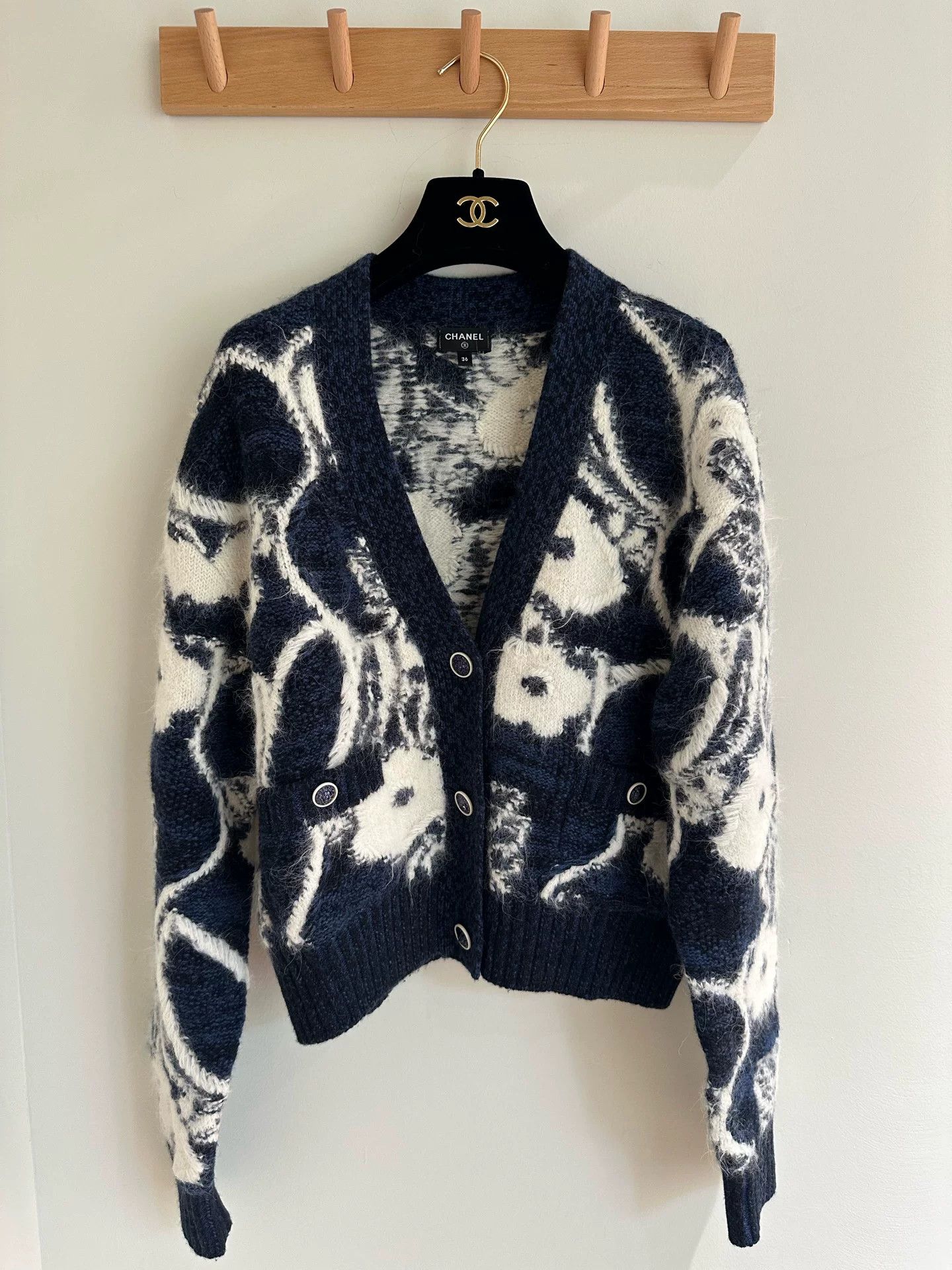 Chanel Chanel 2023 Camellia Long Cardigan Size US XS / EU 42 / 0 - 1 Thumbnail