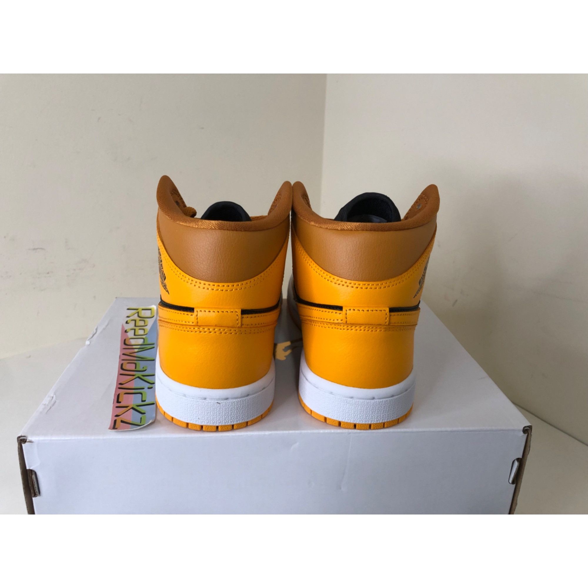 Jordan Brand Jordan 1 Mid Chutney Taxi womens 6us Size US 6 / IT 36 - 4 Thumbnail