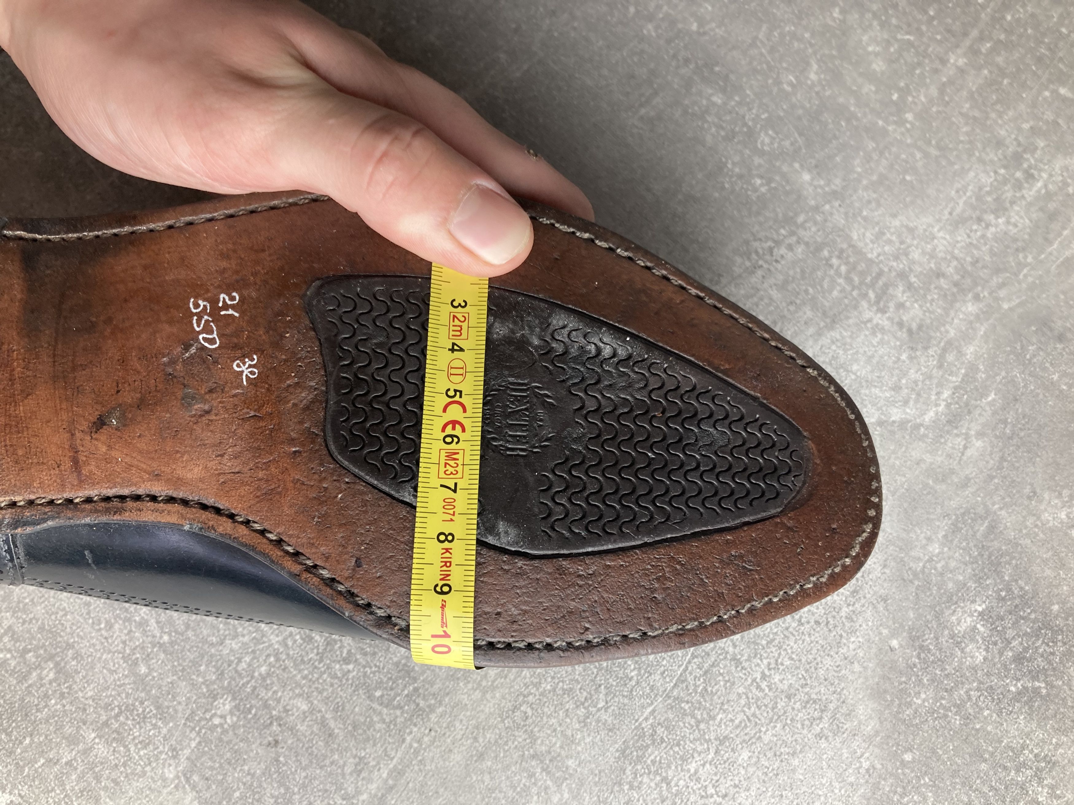 Genuine Leather Black leather tassal luxury old money brogue loafers shoes Size US 7 / EU 40 - 10 Thumbnail
