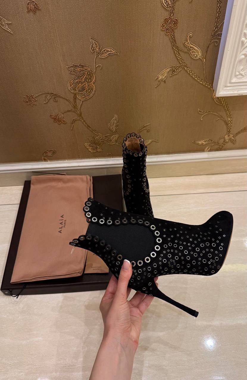 Alaia Alaia Black Suede Gomet Embellished Ankle Boots Size 37 Size US 7 / IT 37 - 7 Thumbnail