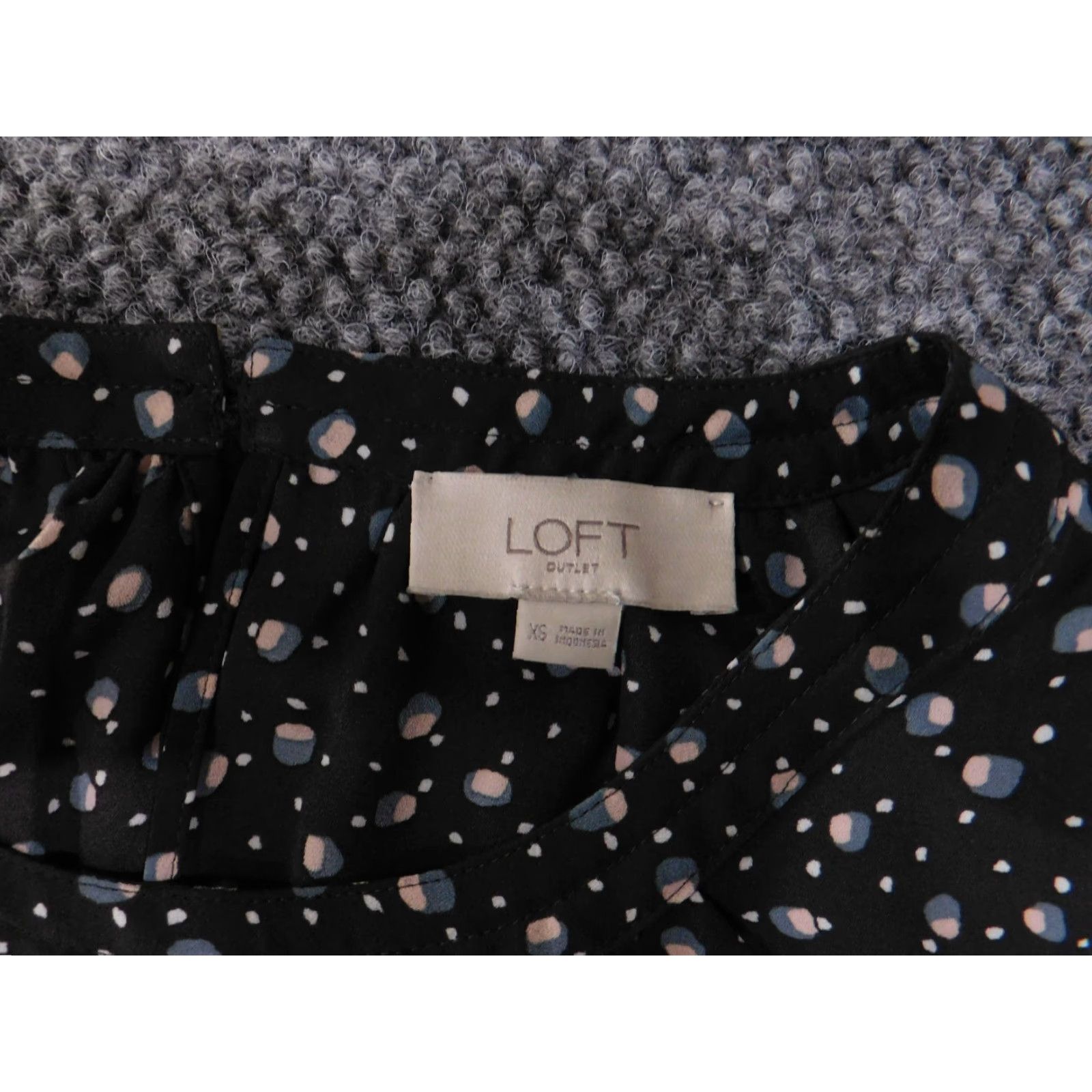 Ann Taylor Loft Blouse Womens S Black Sleeveless Polka Dot High Neck Lightweight Round Neck Pullover Casual Polyester Knit Ann Taylor Loft Size S / US 4 / IT 40 - 6 Thumbnail