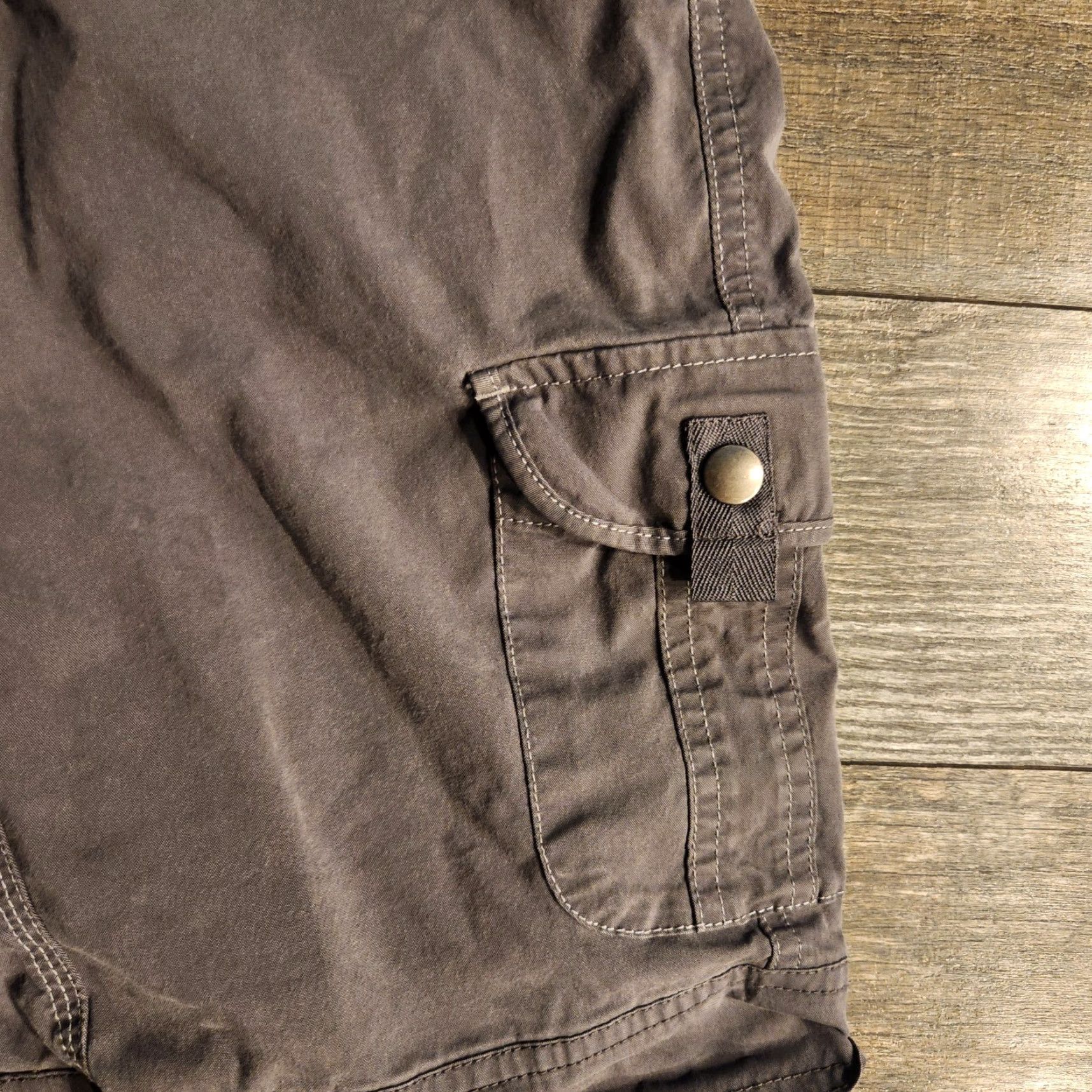 Vintage Kuhl Shorts Womens 6 Gray Cargo Hiking Outdoor Patina Dye Flap Pockets Cotton Nylon Spandex Breathable Size 28" / US 6 / IT 42 - 2 Thumbnail