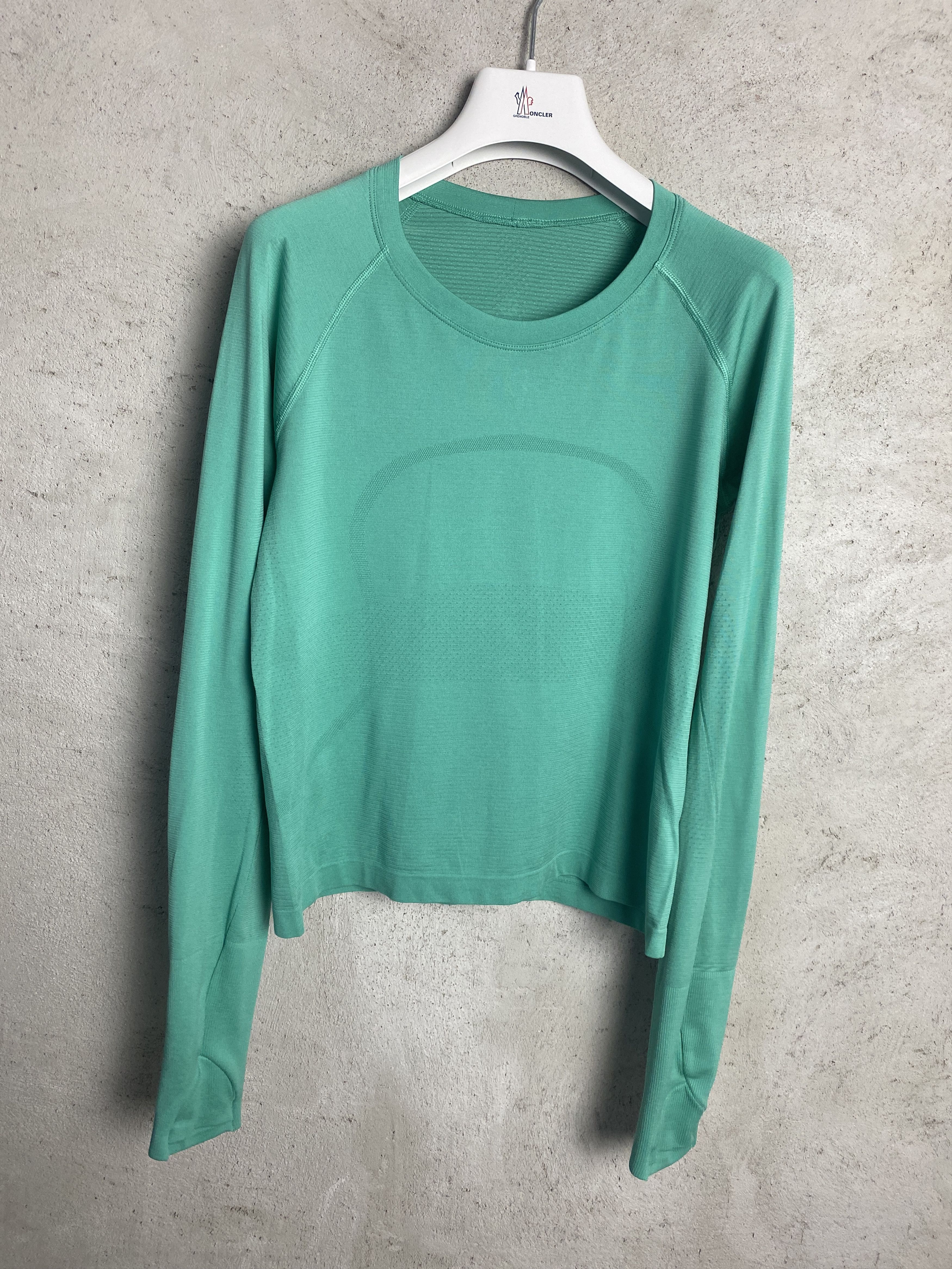 Lululemon Lululemon blouse longsleeve run gym pilates yoga pilates Size XS / US 0-2 / IT 36-38 - 2 Thumbnail