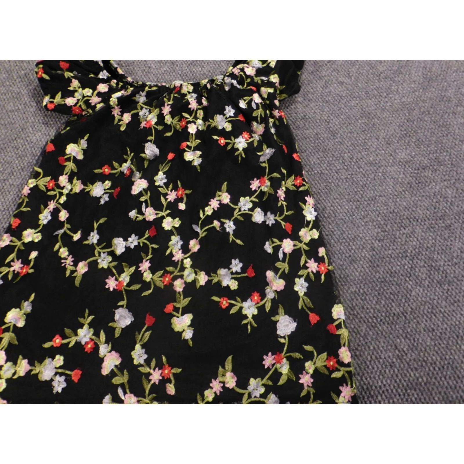Vintage Kimchi Blue Blouse M Womens Black Floral Collared Pullover Casual Polyester Down Sleeveless? Size M / US 6-8 / IT 42-44 - 3 Thumbnail