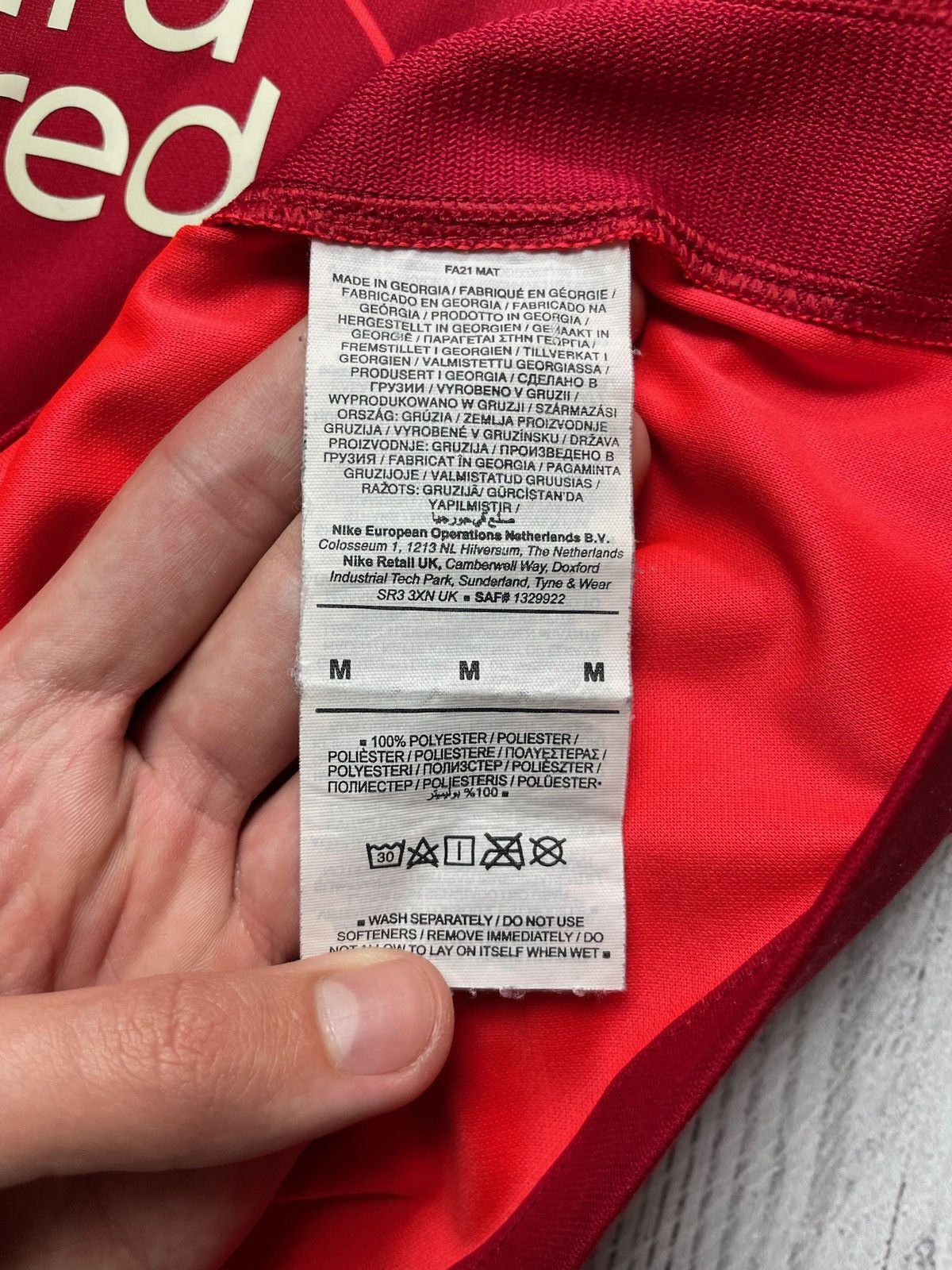 Nike Nike Liverpool soccer jersey size M red Size US M / EU 48-50 / 2 - 4 Thumbnail