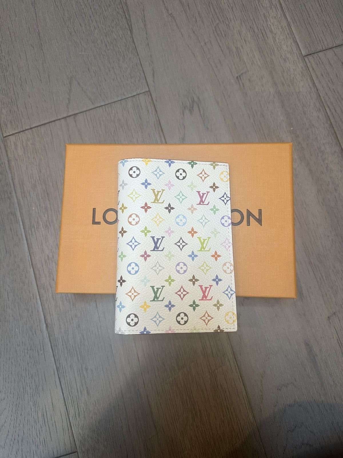 Louis Vuitton Louis Vuitton White Murakami Passport Holder Size ONE SIZE - 1 Thumbnail