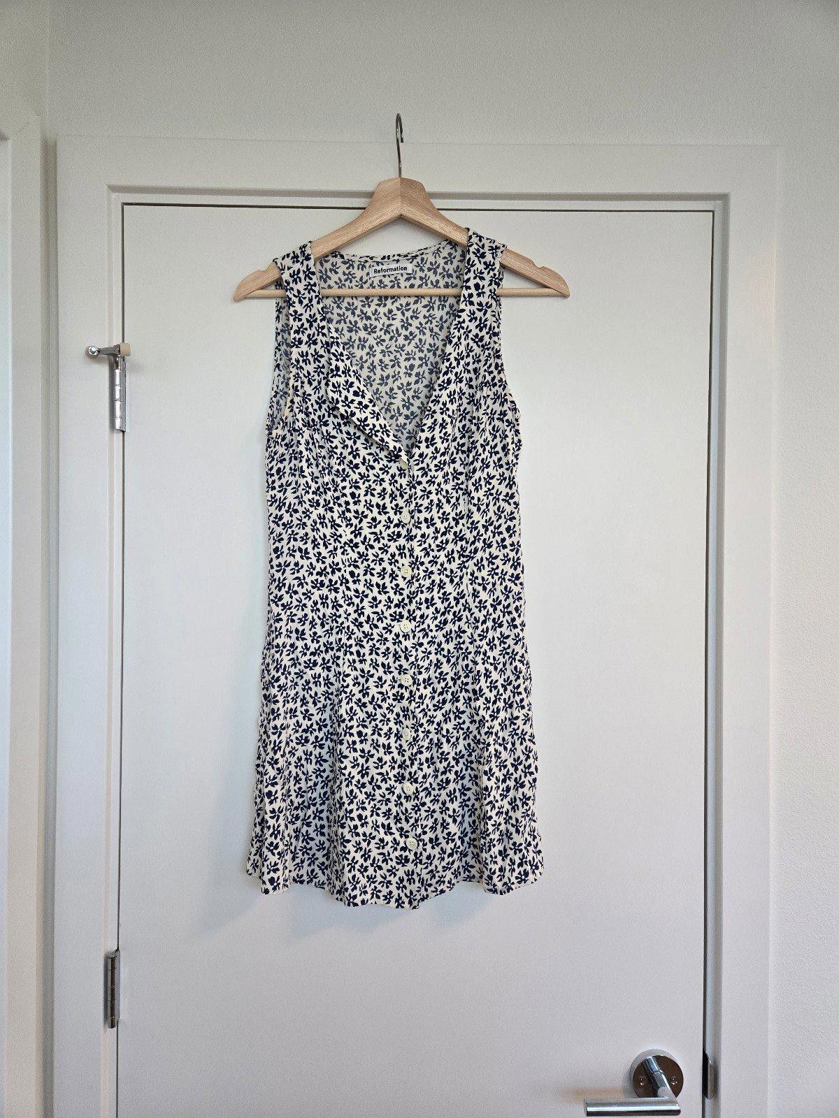 Other Reformation Rylin Dress in Blue Floral White Size S / US 4 / IT 40 - 1 Thumbnail
