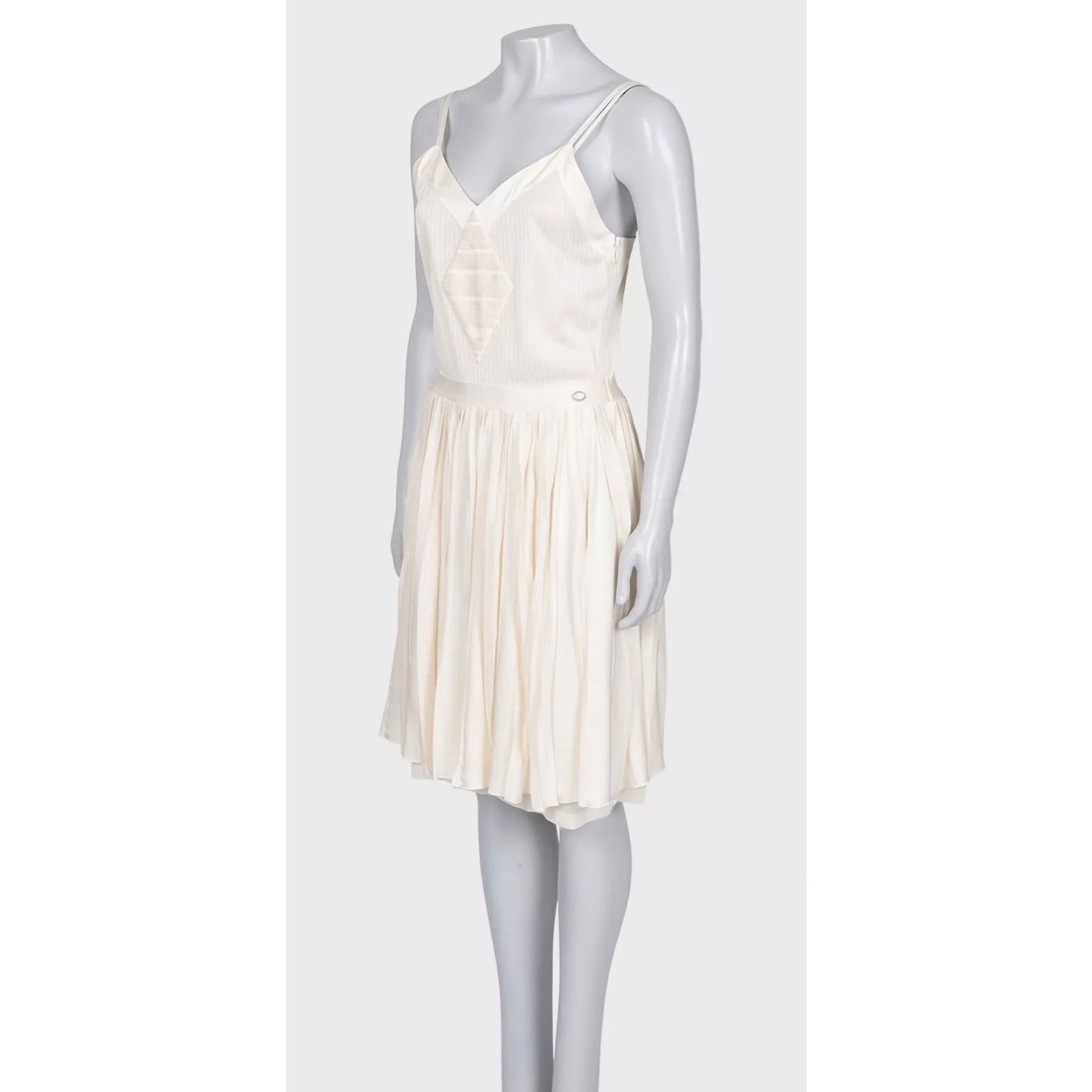 Chanel Stunning Chanel White Dress Sz.40 | L Size M / US 6-8 / IT 42-44 - 2 Thumbnail