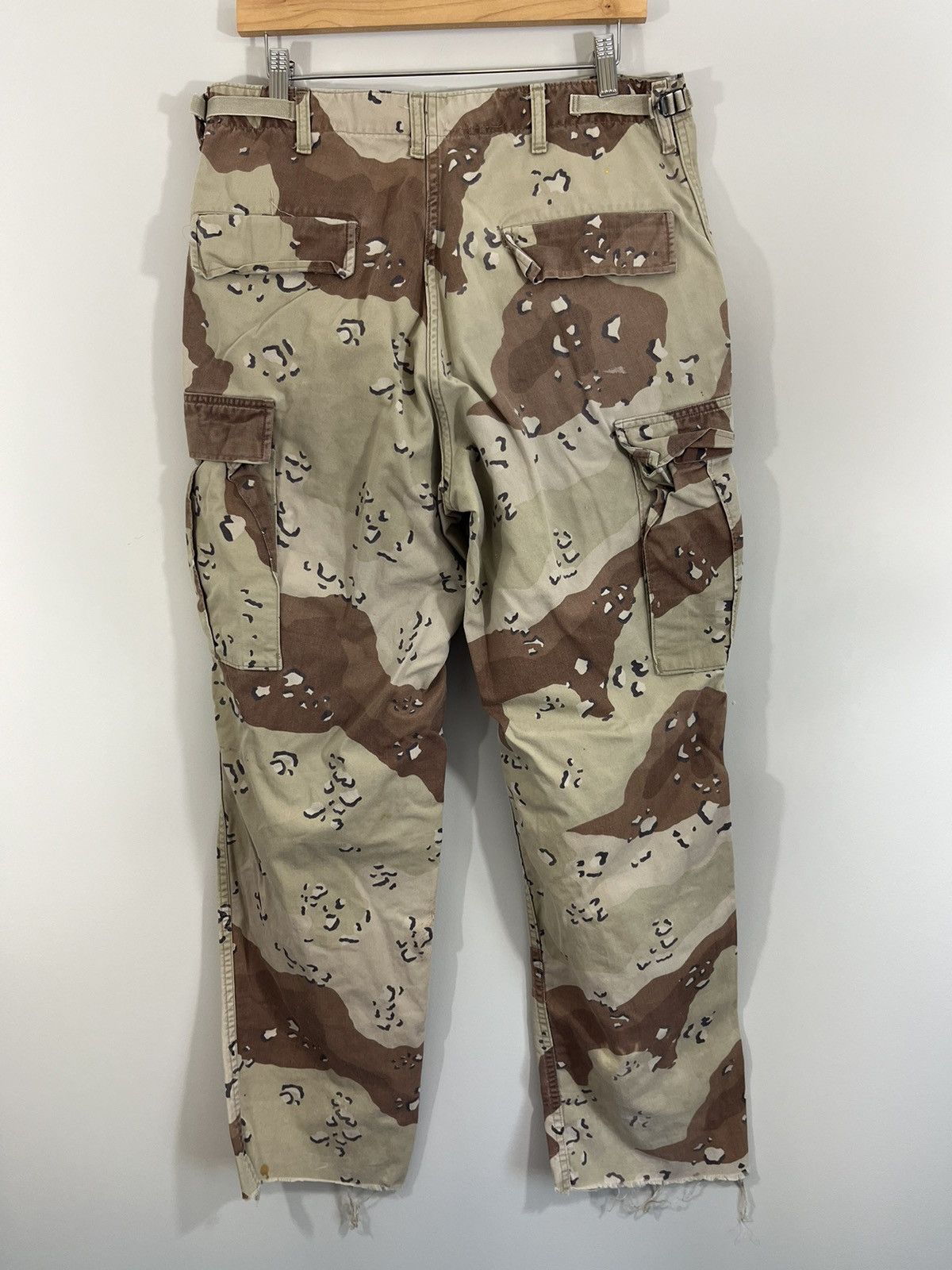 Vintage Thrashed Cut Off Raw Hem Desert Camo Cargo Military Pants Size US 36 / EU 52 - 13 Thumbnail