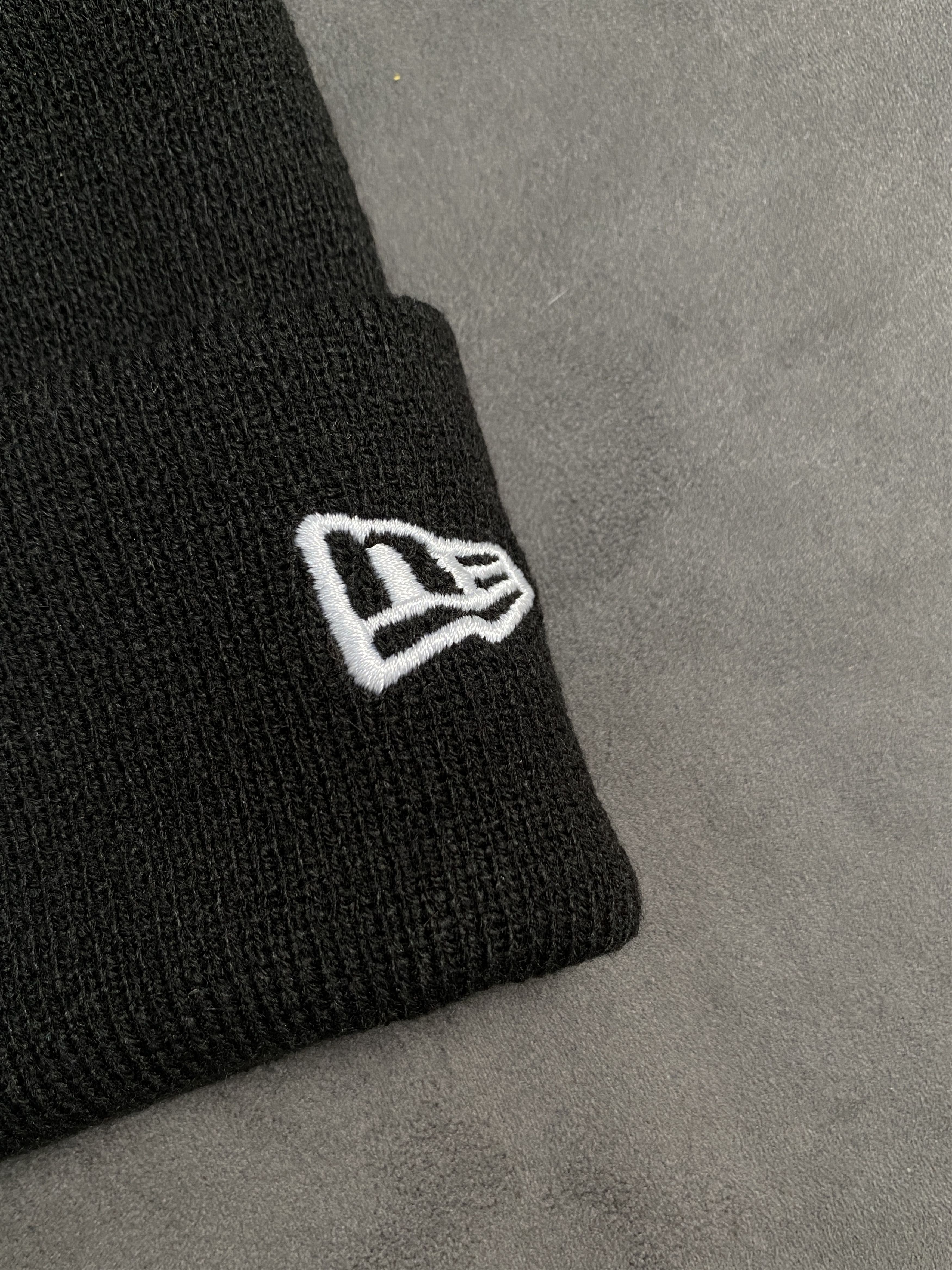 New Era × Supreme Rare Supreme New Era Box Logo Beanie Hats Black OS Size ONE SIZE - 3 Thumbnail