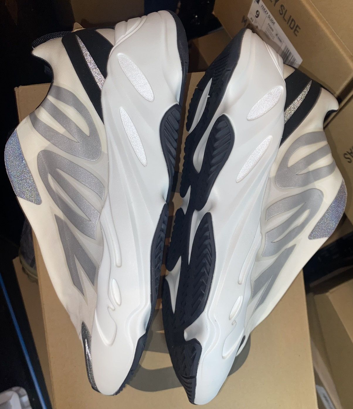 Yeezy adidas Yeezy 700 MNVN Laceless ‘Analog’ size10.5 DS w OG All Size US 10.5 / EU 43-44 - 4 Thumbnail