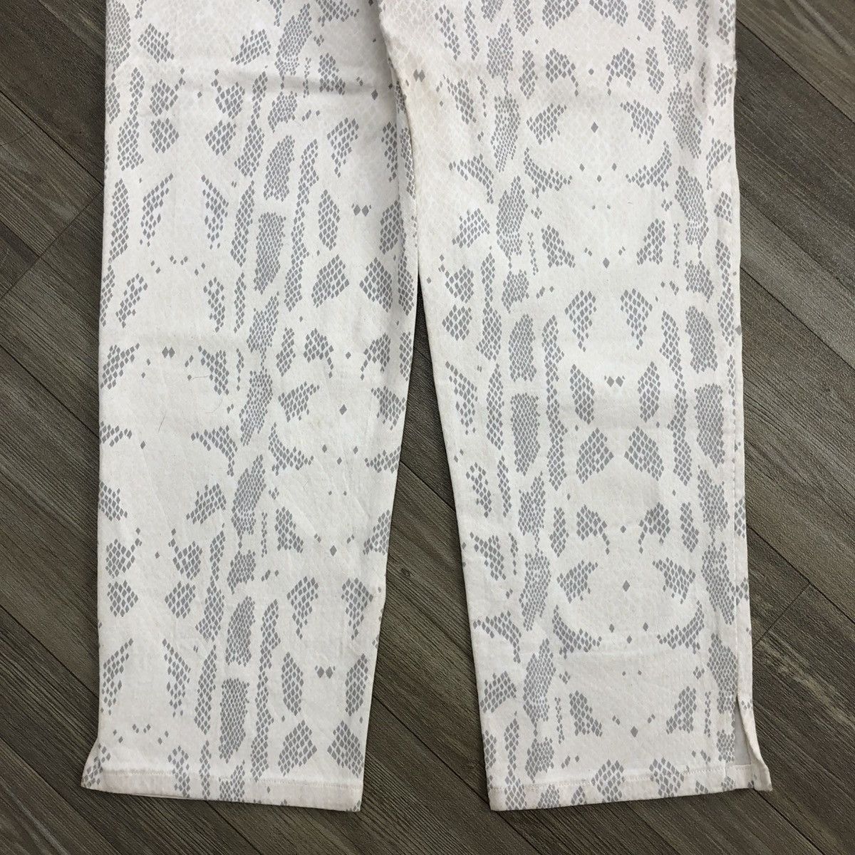 Versace Vintage Versace Jeans Country Snake Skin Jeans Luxury Size US 26 / EU 42 - 13 Thumbnail