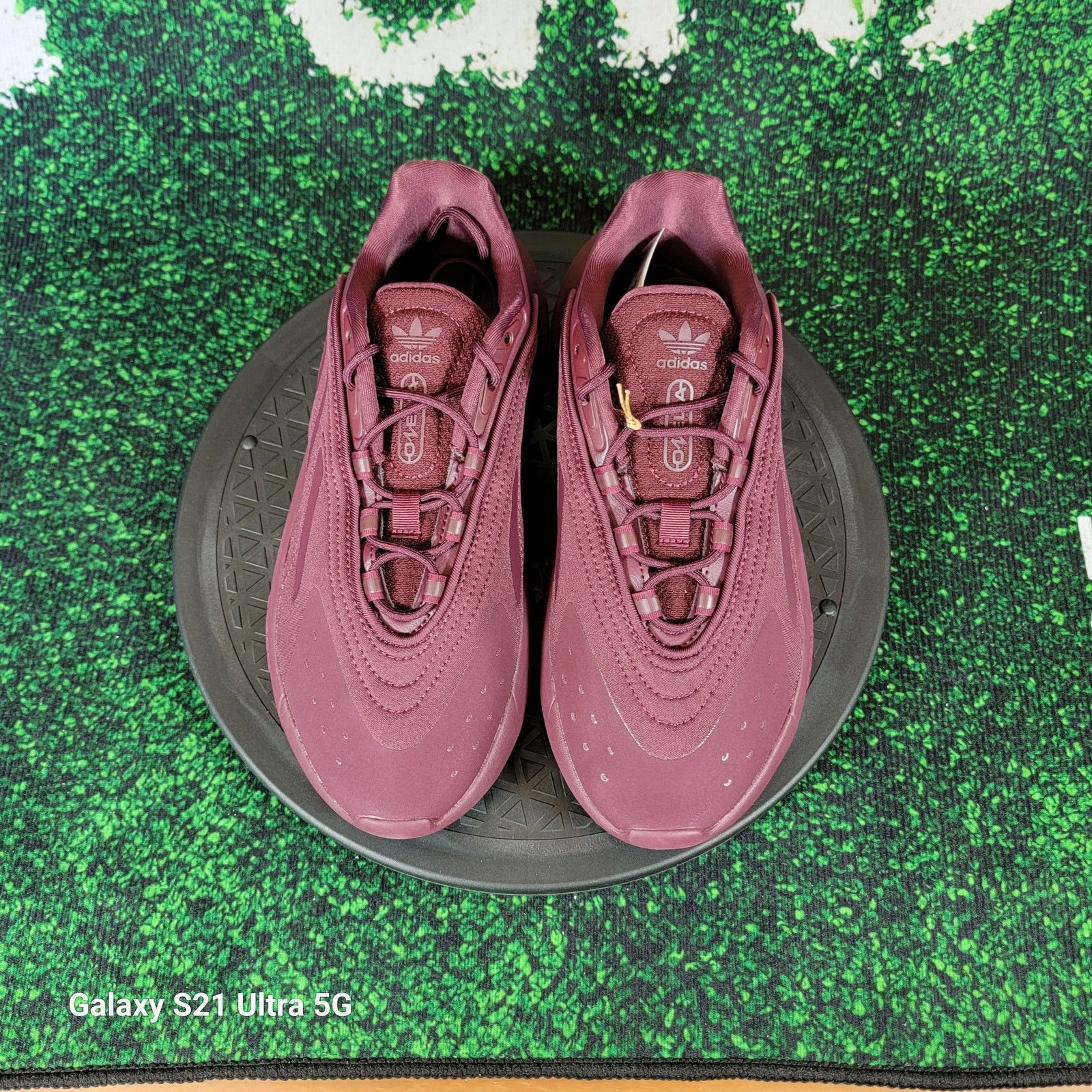 Adidas Ozelia Jr IG7469 GS Maroon Sz 5